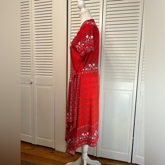 BCBGMaxAzaria Red Short Sleeve Wrap Dress, Size L - Picture 5 of 11
